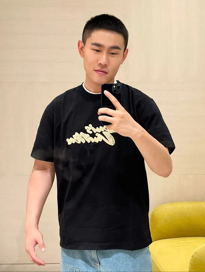 LOUIS VUITTON 25ss Artistic Logo Embroidery T Shirt
