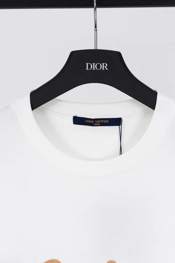 LOUIS VUITTON 25ss Artistic Letter Logo Embroidered T Shirt