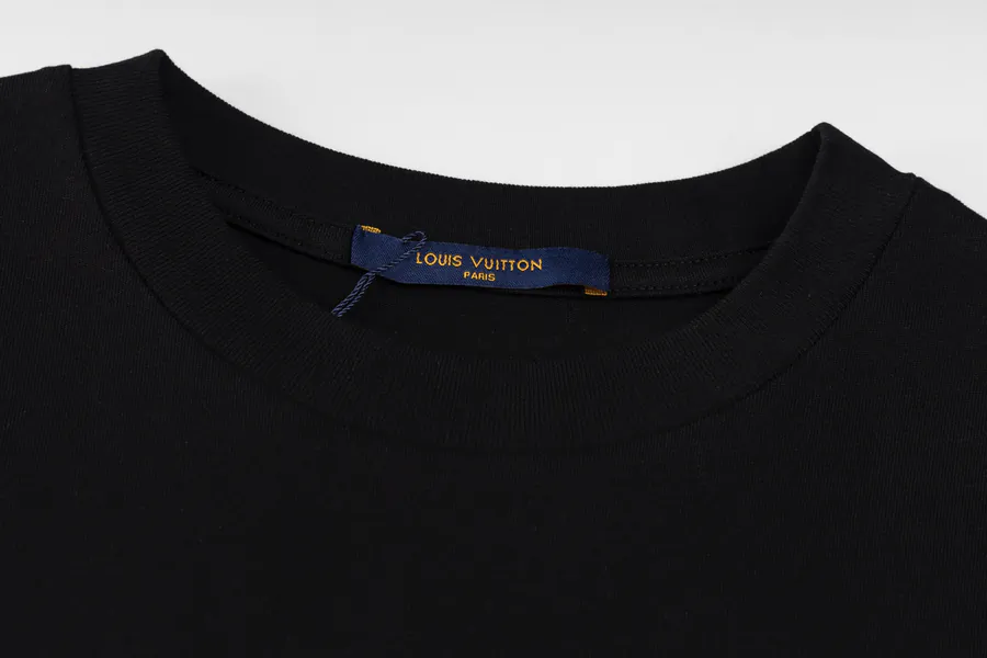 LOUIS VUITTON 25ss Artistic Letter Logo Embroidered T Shirt
