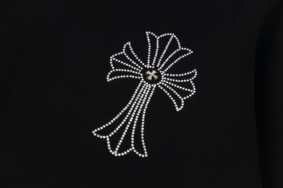 Come Hearts New Classic Logo Embellished T Shirt with Oversize Fit