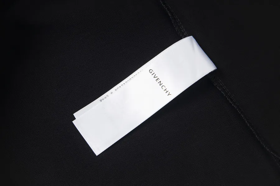 GIVENCHY New Logo Front T Shirt with Oversize Fit