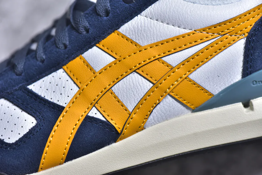 Asics Onitsuka Tiger Ultimate 81 EX Retro Style Leather Sneaker