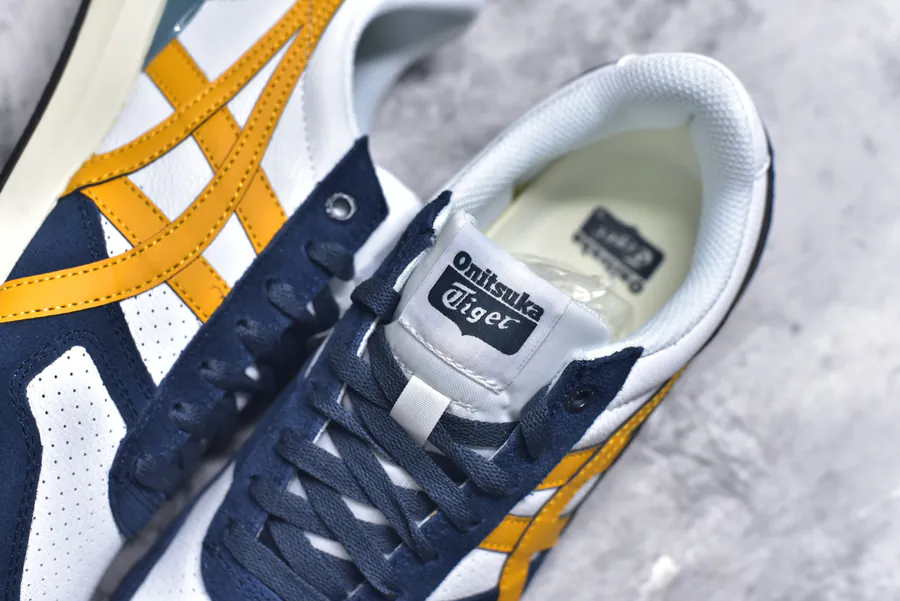 Asics Onitsuka Tiger Ultimate 81 EX Retro Style Leather Sneaker