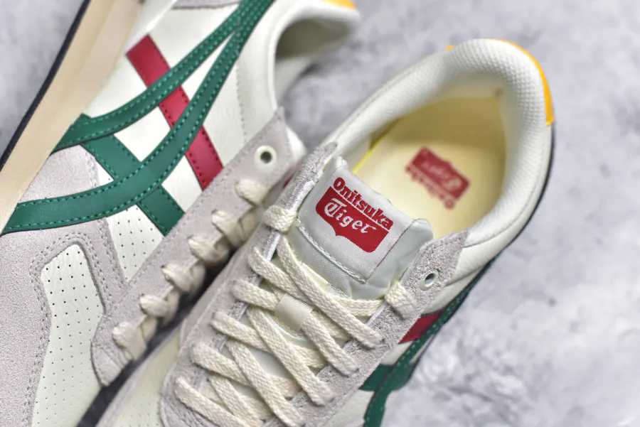 Asics Onitsuka Tiger Ultimate 81 EX Retro Style Leather Sneaker
