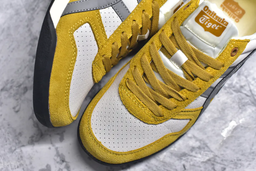 Asics Onitsuka Tiger Ultimate 81 EX Retro Style Leather Sneaker