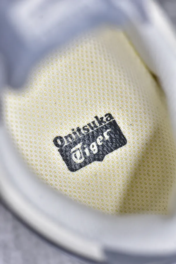 Asics Onitsuka Tiger Ultimate 81EX Retro Style Leather Sneaker