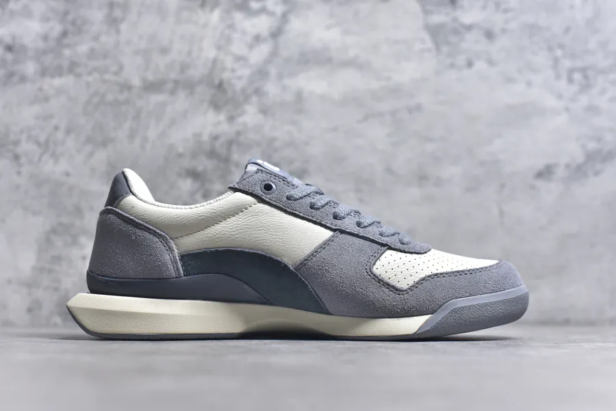 Asics Onitsuka Tiger Ultimate 81 EX Retro Style Leather Sneaker