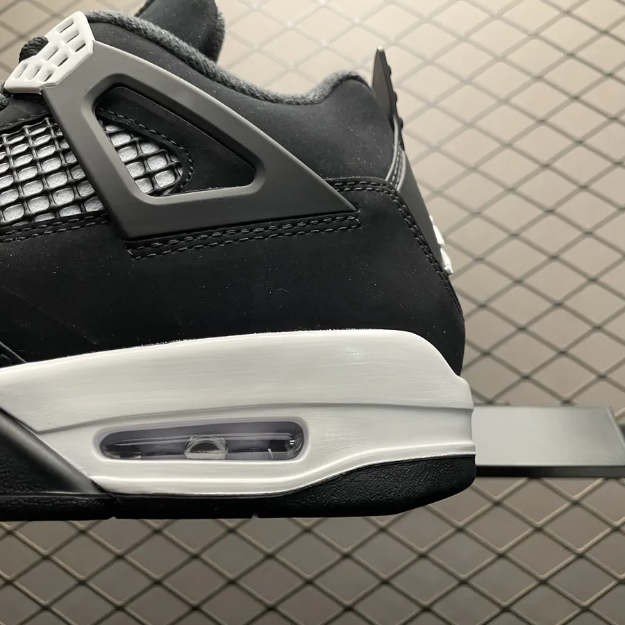 CX Exclusive 4 Retro Basketball Shoes White and Black