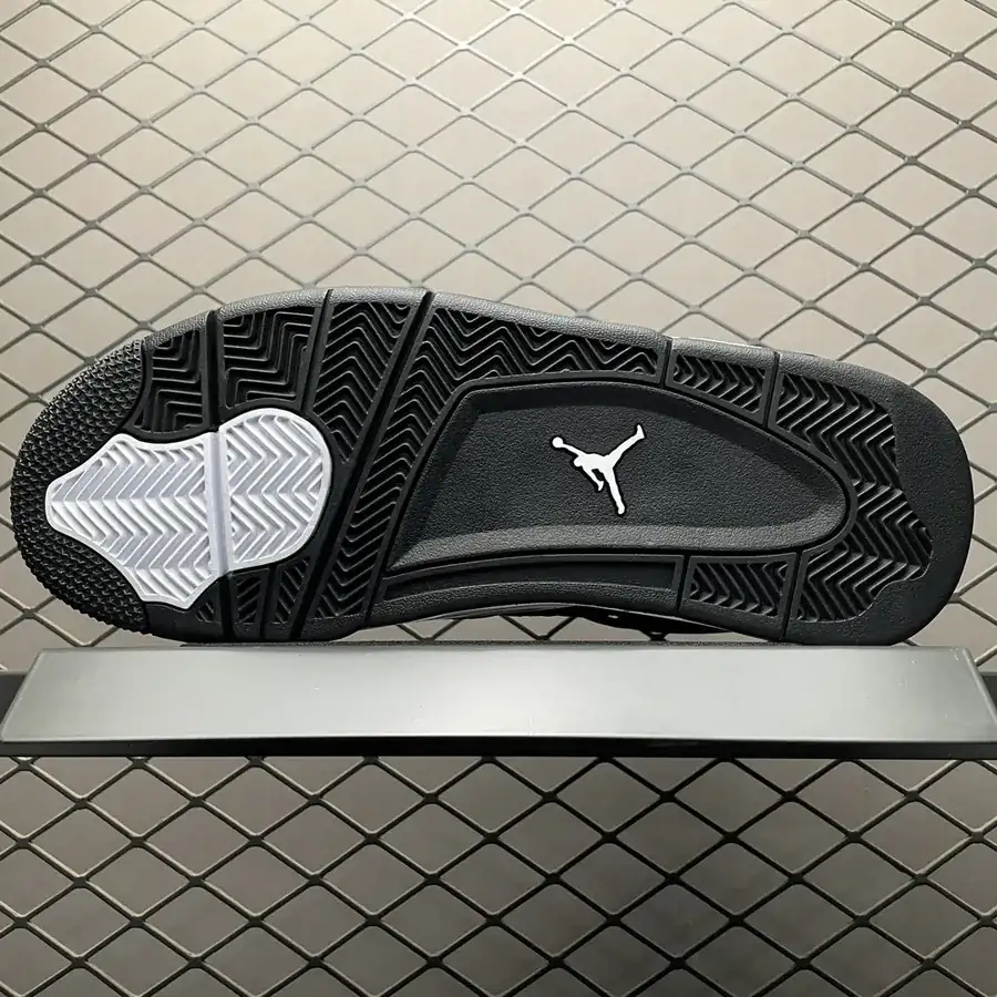 CX Exclusive 4 Retro Basketball Shoes White and Black
