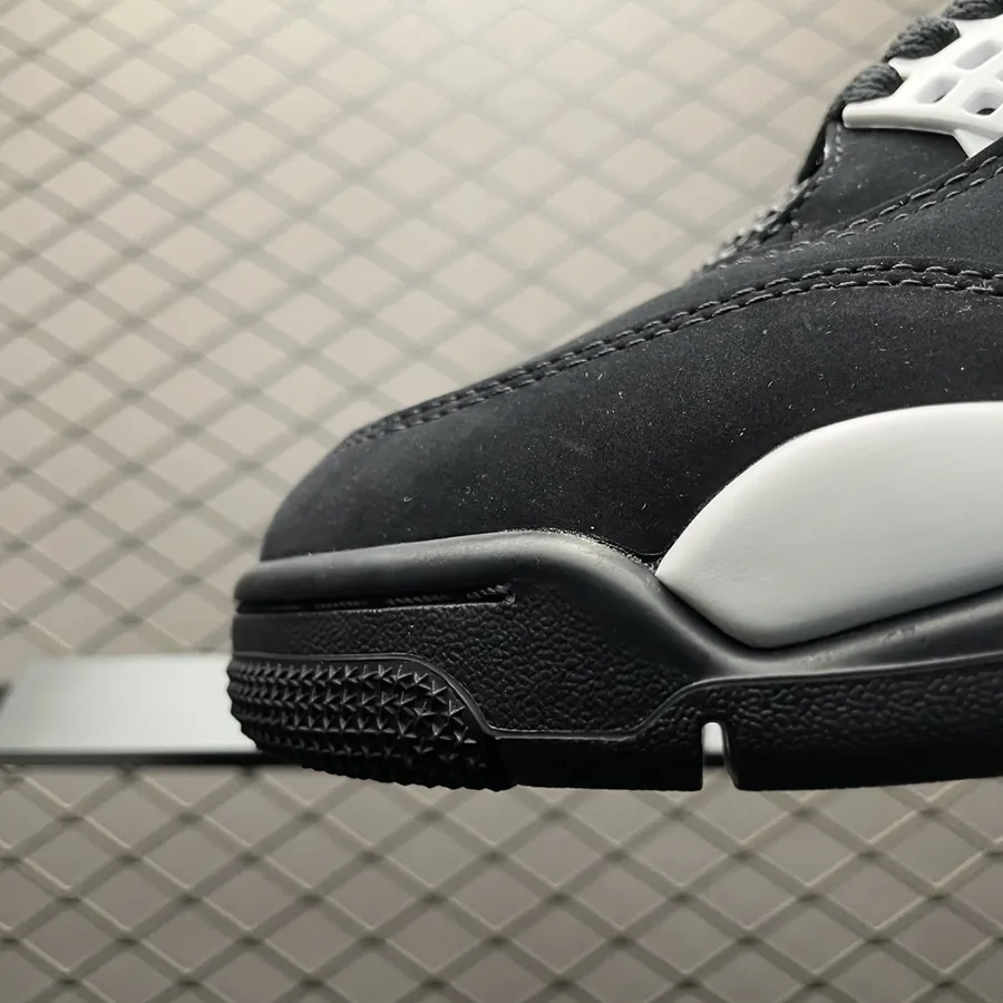 CX Exclusive 4 Retro Basketball Shoes White and Black