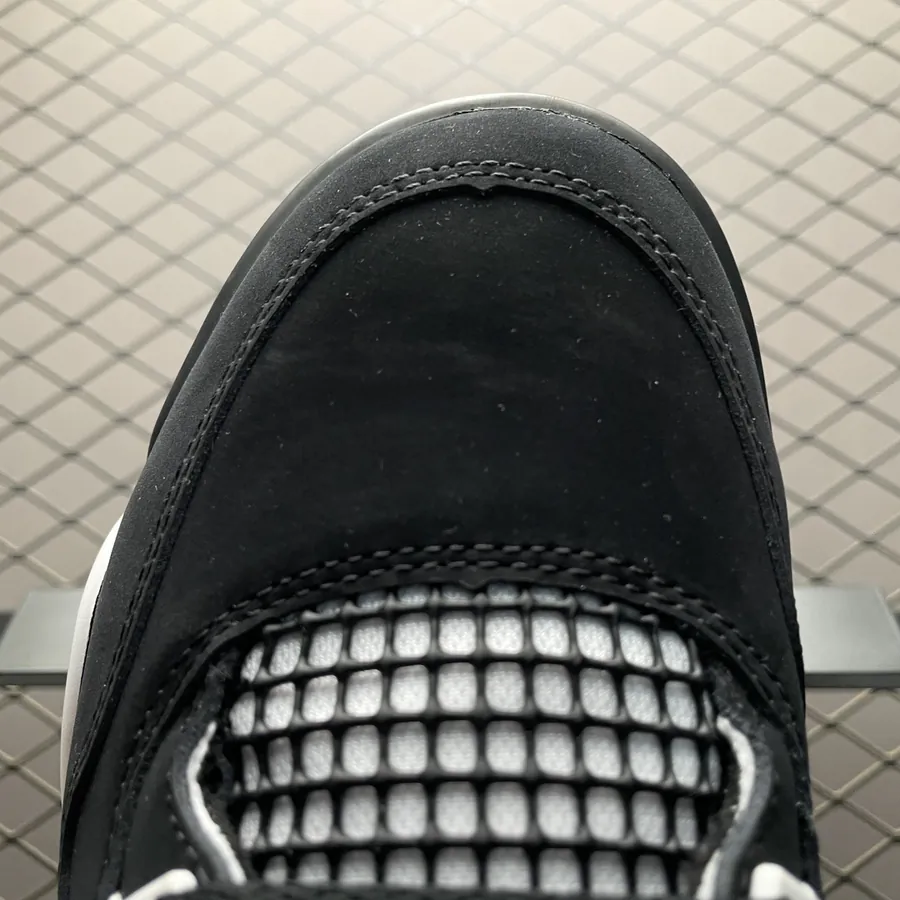 CX Exclusive 4 Retro Basketball Shoes White and Black
