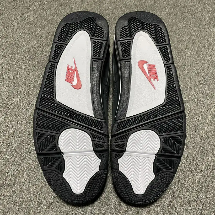 Nigel Syester x Air 4 RM 4乔4 联名款低帮篮球鞋