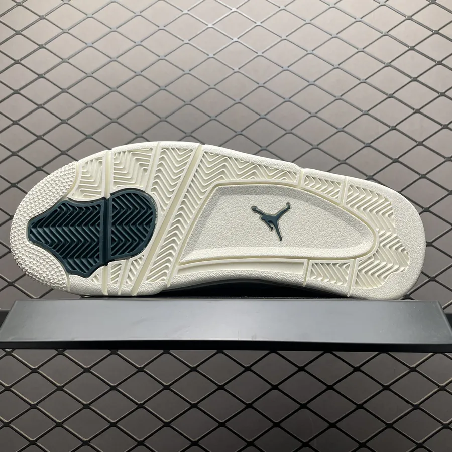 Nigel Syester x Air 4 RM 4乔4 联名款 Low Top Basketball Shoes