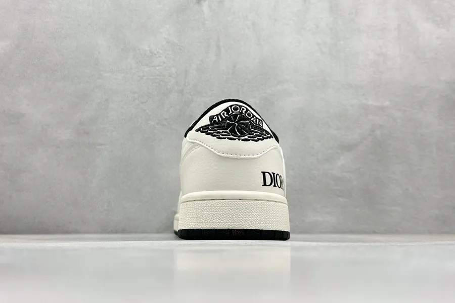 Fraent x Travis Scott x Air 1 Low Triple Collaboration Sneaker