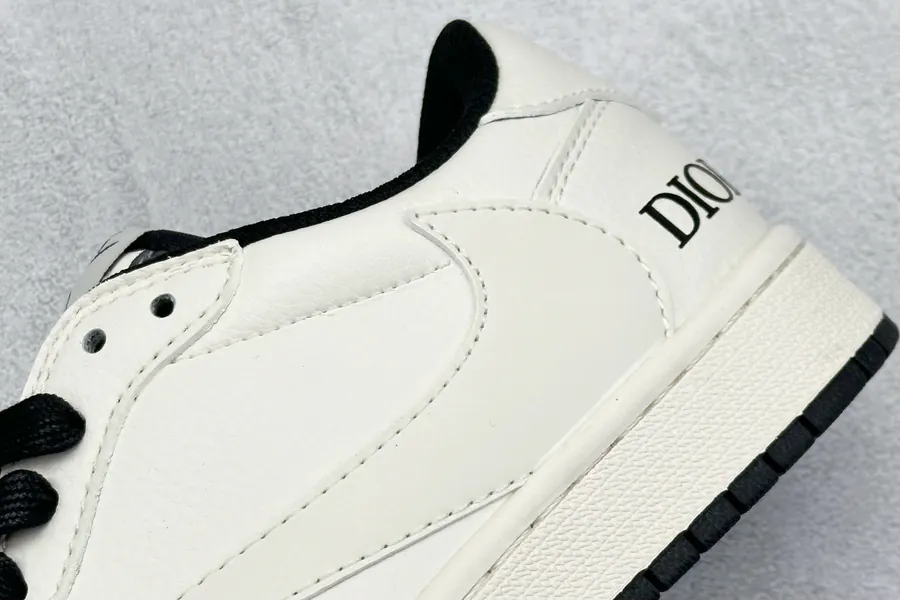 Fraent x Travis Scott x Air 1 Low Triple Collaboration Sneaker