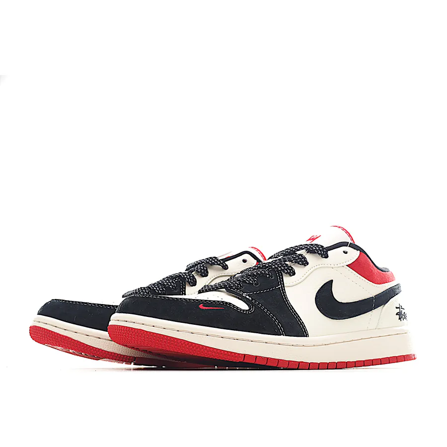 Travis Scott x Nike Air Jordan 1 Low OG Version