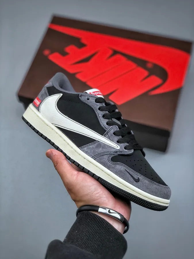 K Travis Scott x Nike Air Jordan 1 OG Version