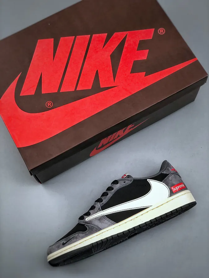K Travis Scott x Nike Air Jordan 1 OG Version