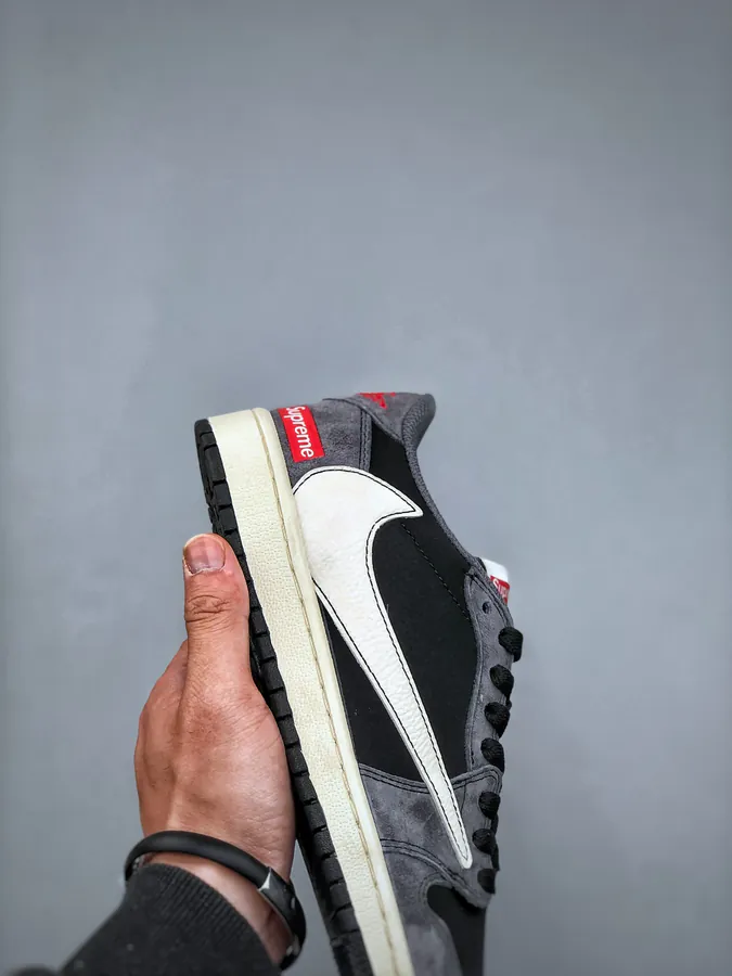 K Travis Scott x Nike Air Jordan 1 OG Version