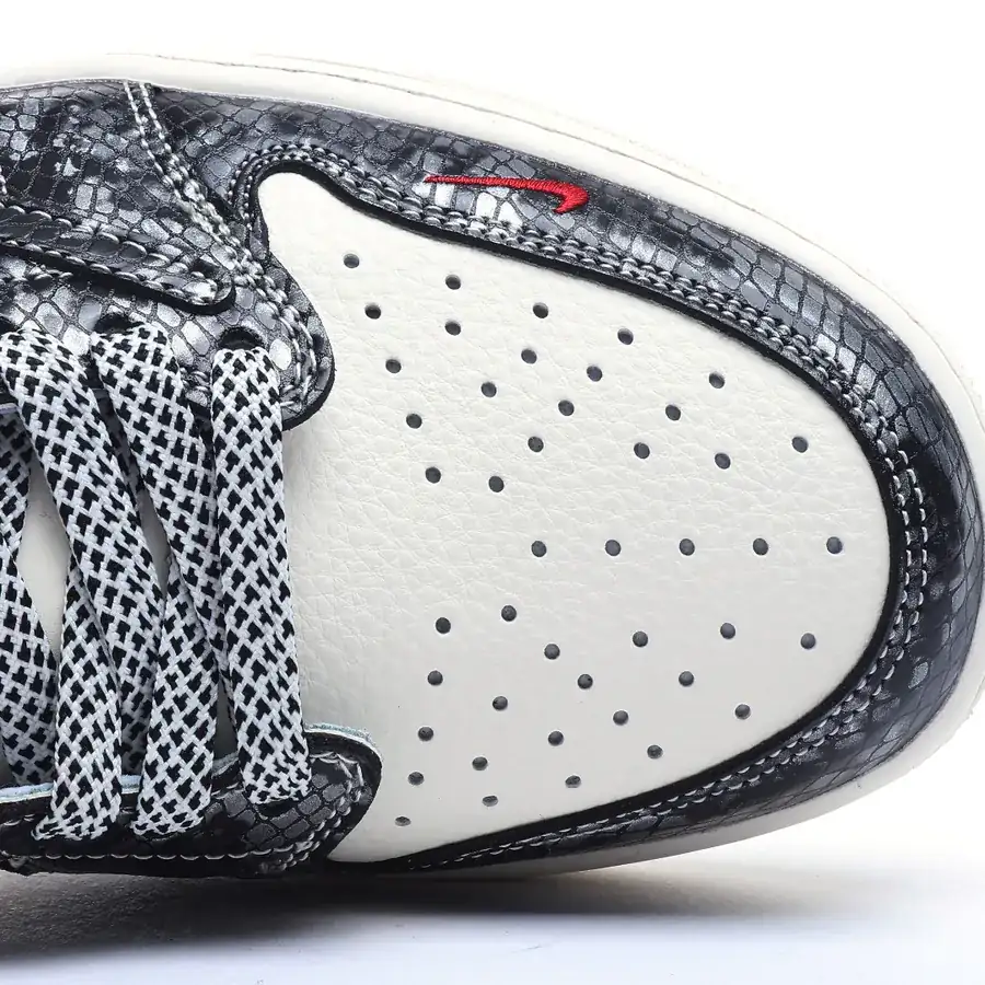 Travis Scott x Fragment Design x Jordan 1 Low OG SP Snake Year Limited Edition