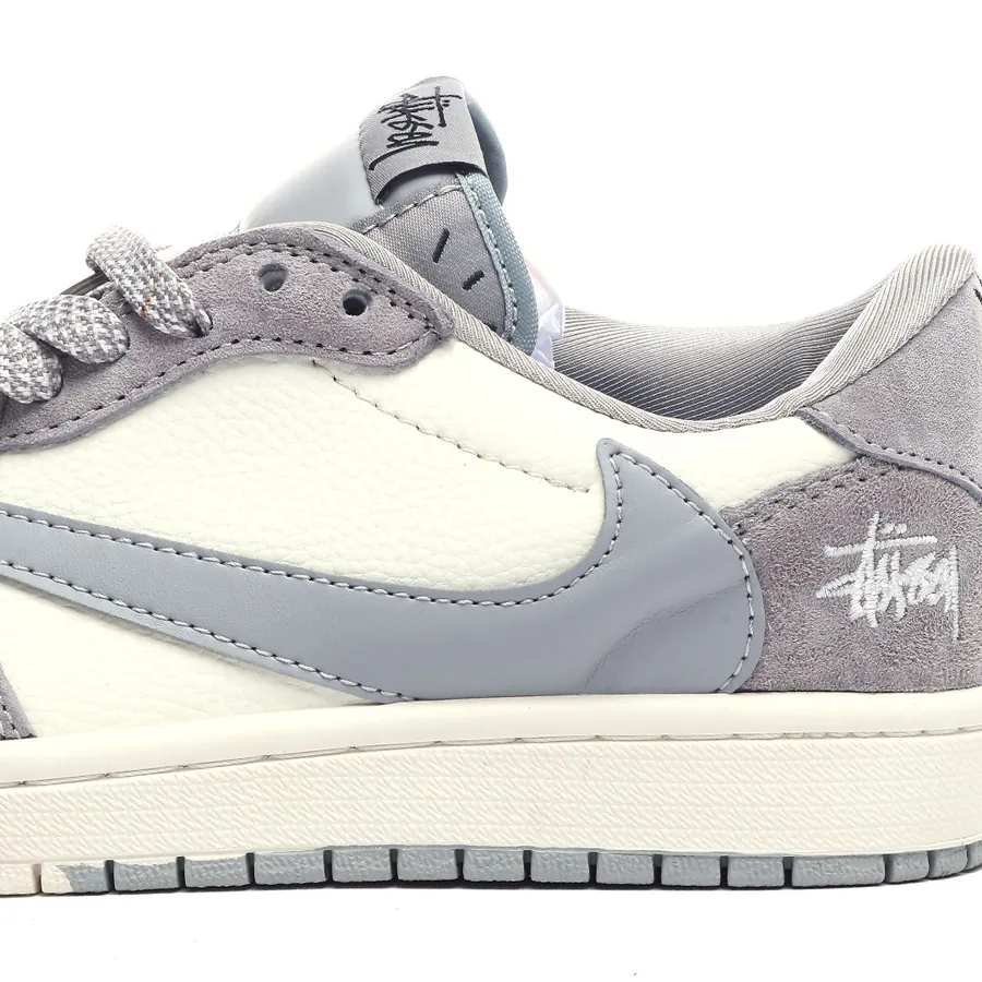 Travis Scott x Fraent Design x Air 1 Low OG SP Collaborative Sneaker