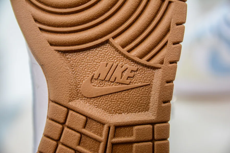 Nike Dunk Low in Coconut Latte with Starry Pendant