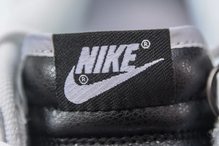 Nike Dunk Low Reverse Panda