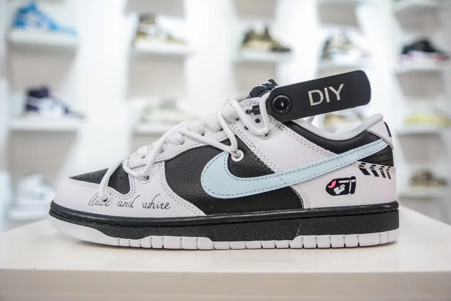 Nike Dunk Low Reverse Panda