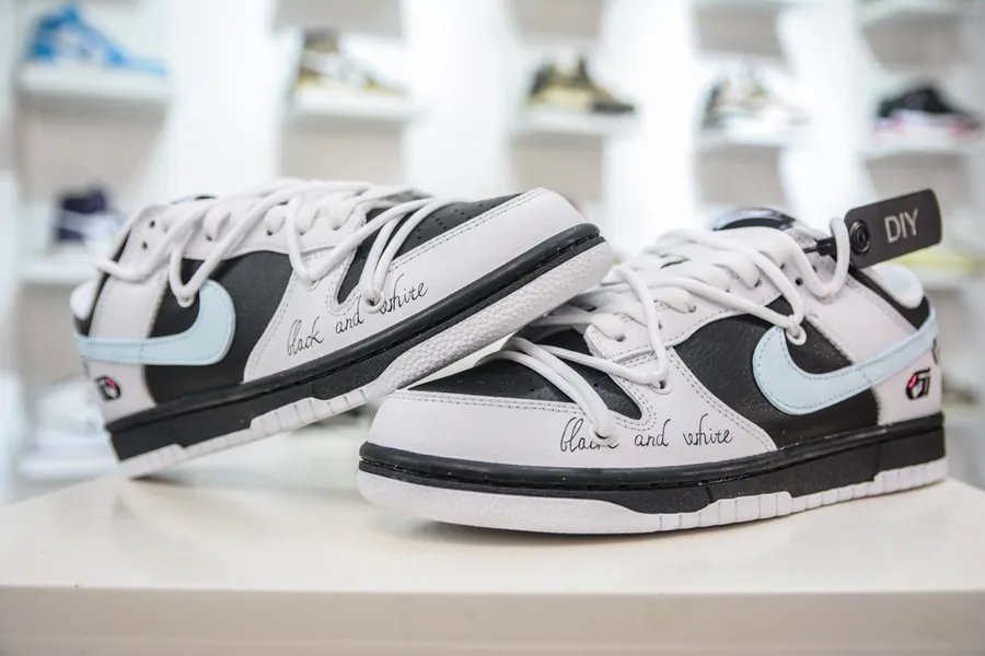 Nike Dunk Low Reverse Panda