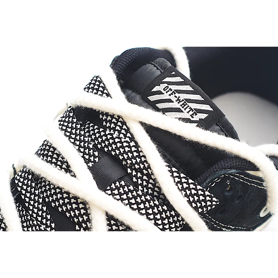 NK SB Dunk Low Off Wwhite