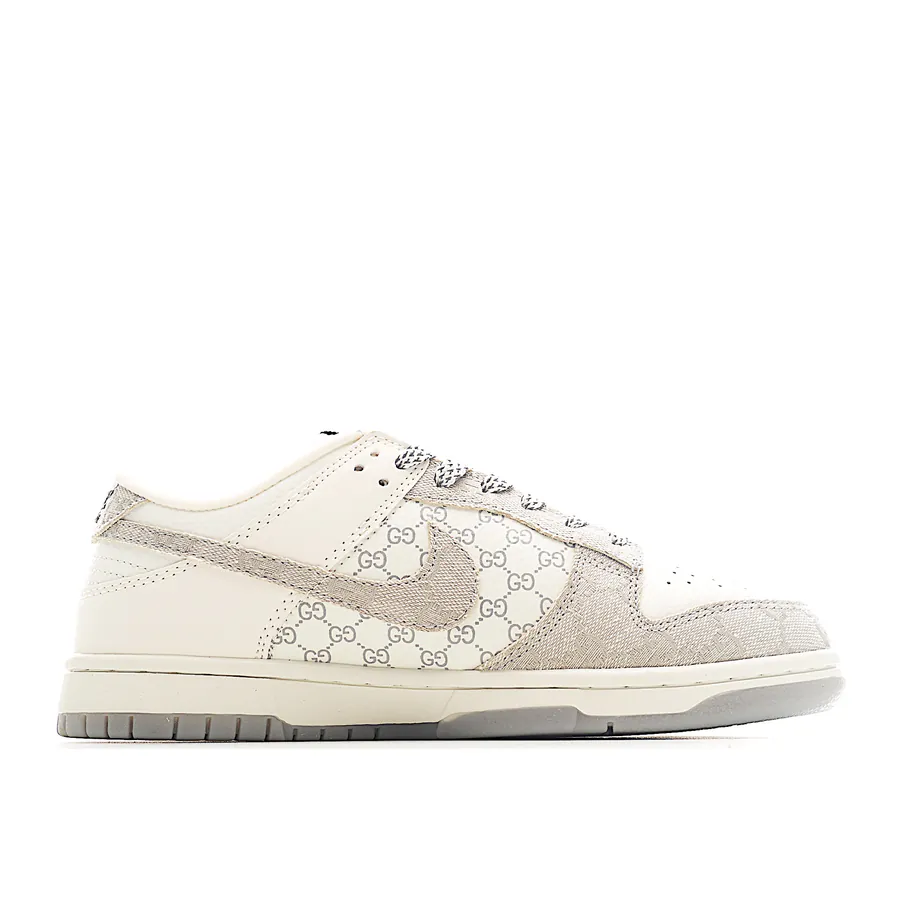 Nk SB Dunk Low x Gucci Collaboration Low Sneakers