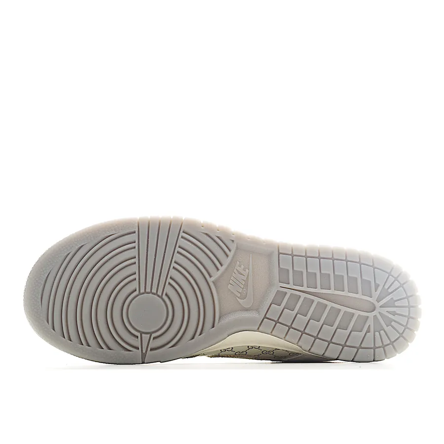 Nk SB Dunk Low x Gucci Collaboration Low Sneakers