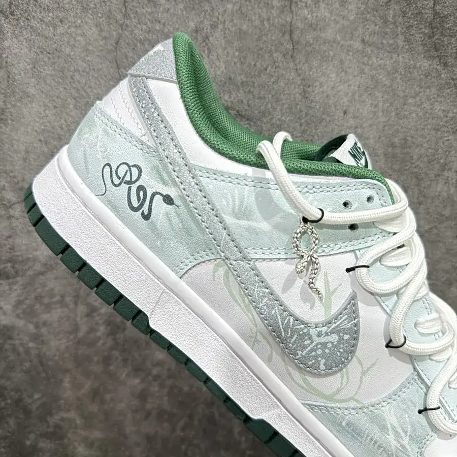 NK Dunk Low OG Version Cerulean Grained Calfskin