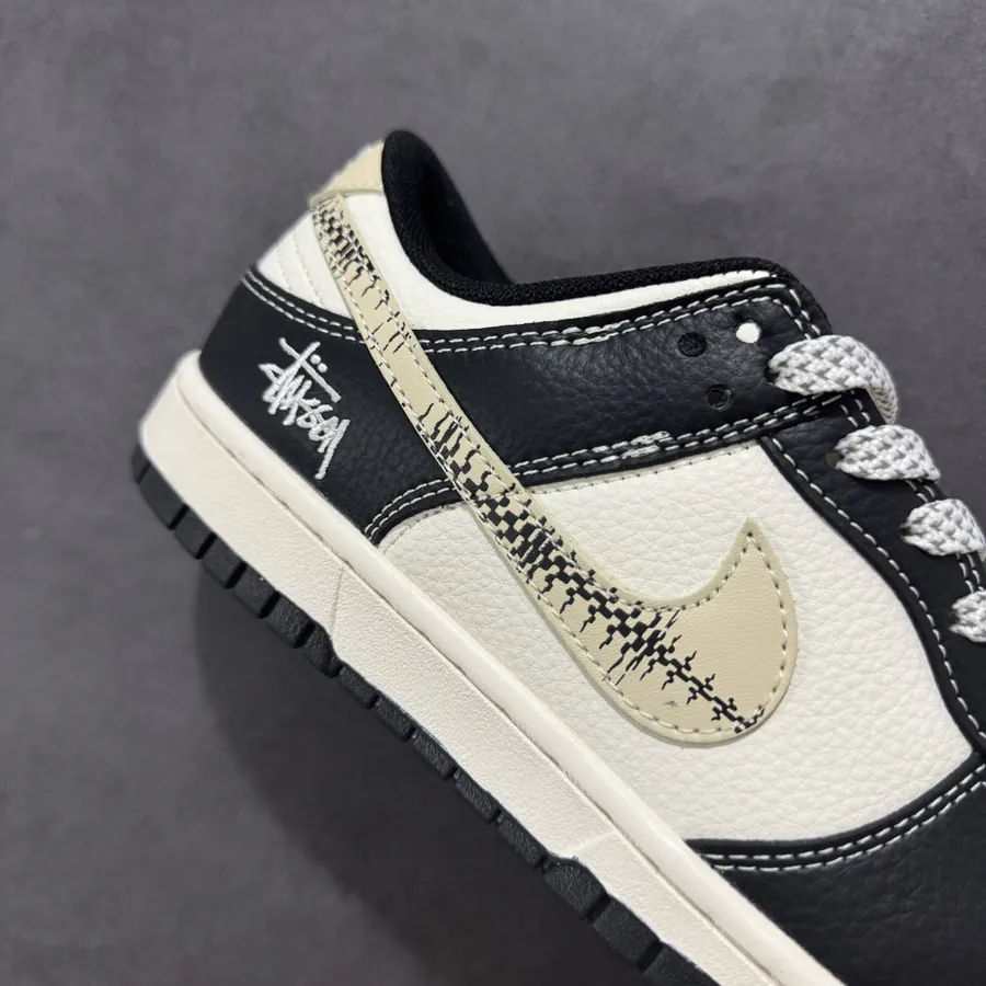 Nike SB Dunk Low Stussy Collaboration Sneaker