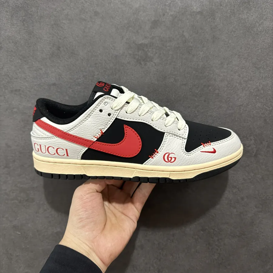 OG Version Dunk SB Low Low Top Sneaker