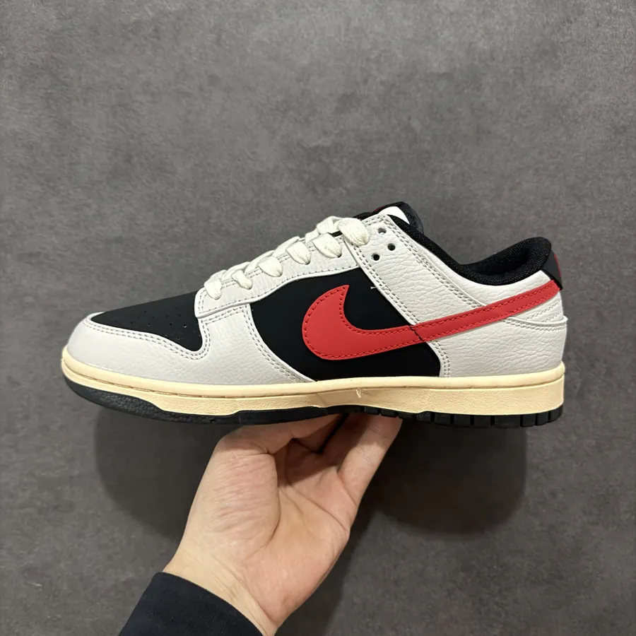 OG Version Dunk SB Low Low Top Sneaker