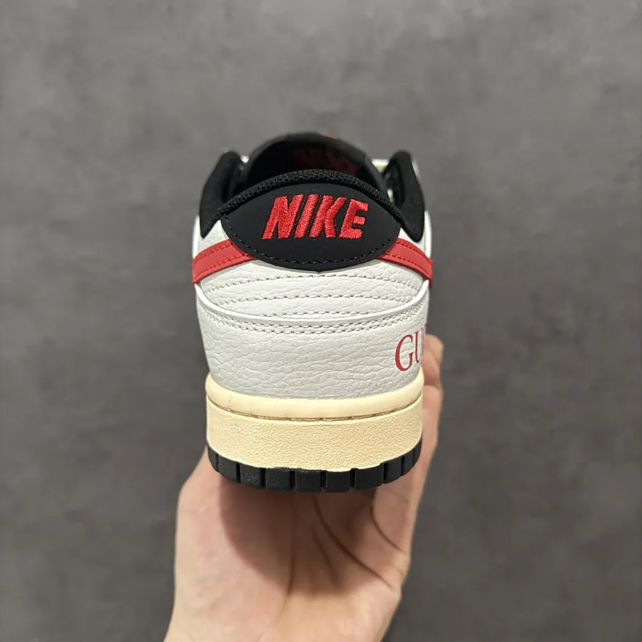 OG Version Dunk SB Low Low Top Sneaker