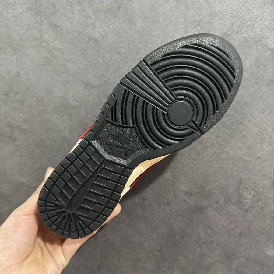 OG Version Dunk SB Low Low Top Sneaker