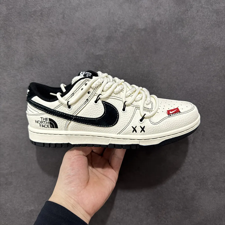 Nike SB Dunk Low Custom Edition North Face Series