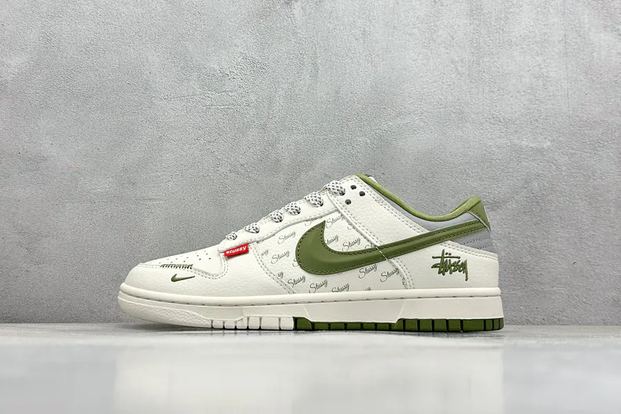 OG Version XC Nike SB Dunk Low x Stussy Collaboration