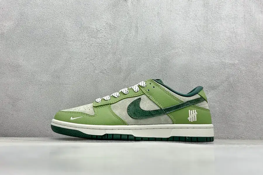 NK SB Dunk Low UN Collaboration Fly Spring Green