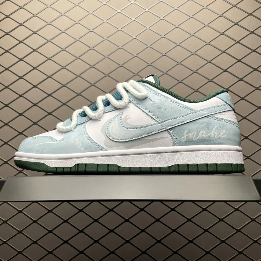 NK Dunk Low Custom Low Sneaker