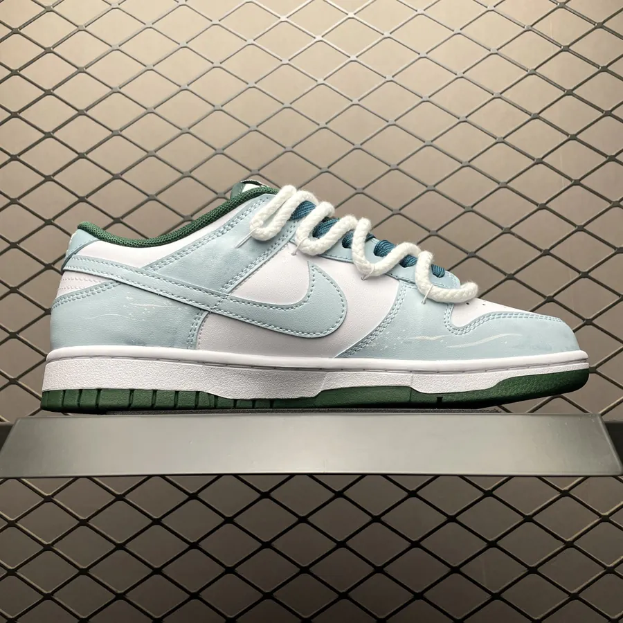 NK Dunk Low Custom Low Sneaker
