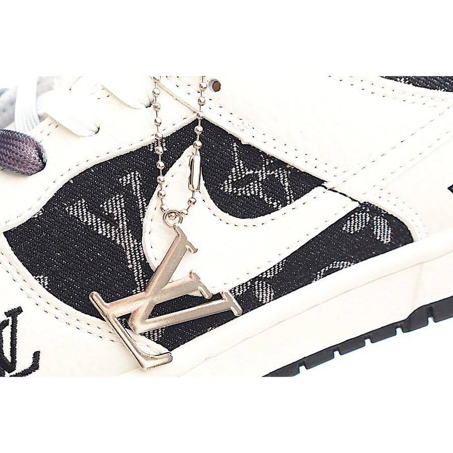 Nike SB Dunk Low x Louis Vuitton Exclusive Edition