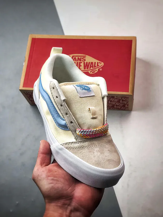 Vans Knu Skool in Gray Blue