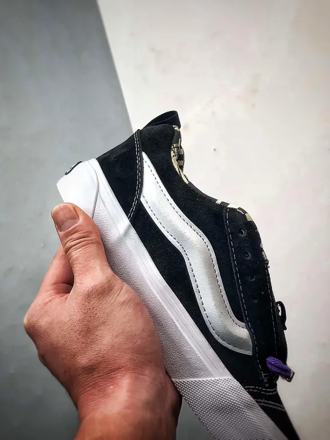 Vans Knu Skool Vintage Style Low Top Sneaker