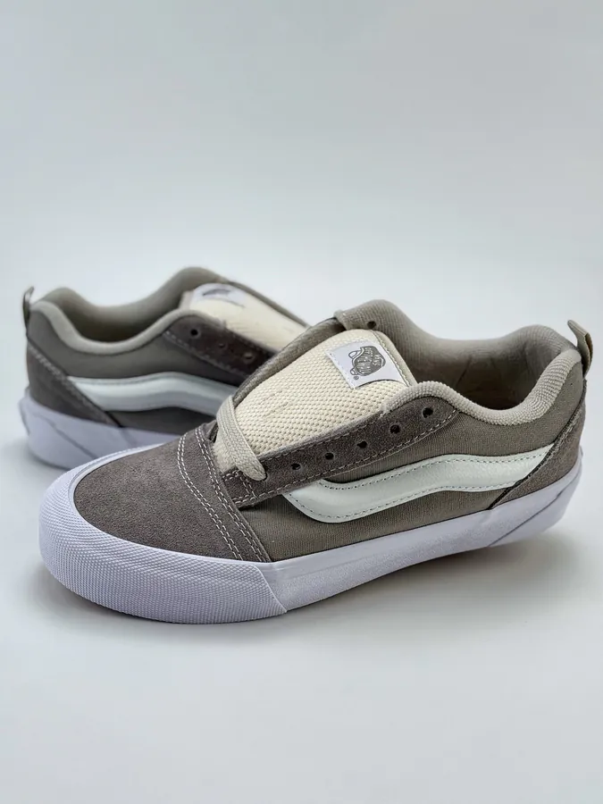Vans Knu Skool in Gray