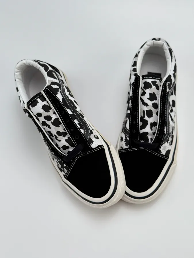 VAN Men's and Women's LX Old Skool Canvas Sneakers