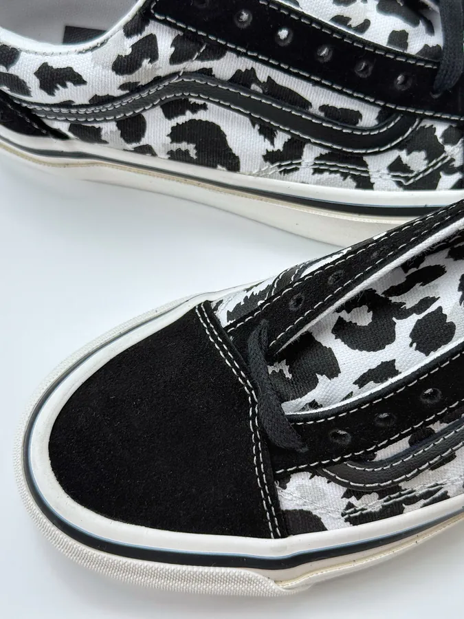 VAN Men's and Women's LX Old Skool Canvas Sneakers