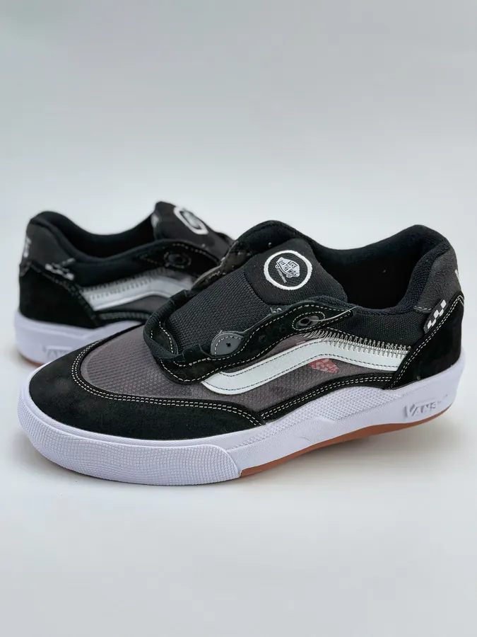 VANS Wayvee Professional Cushioned Low Top Skate Shoes
